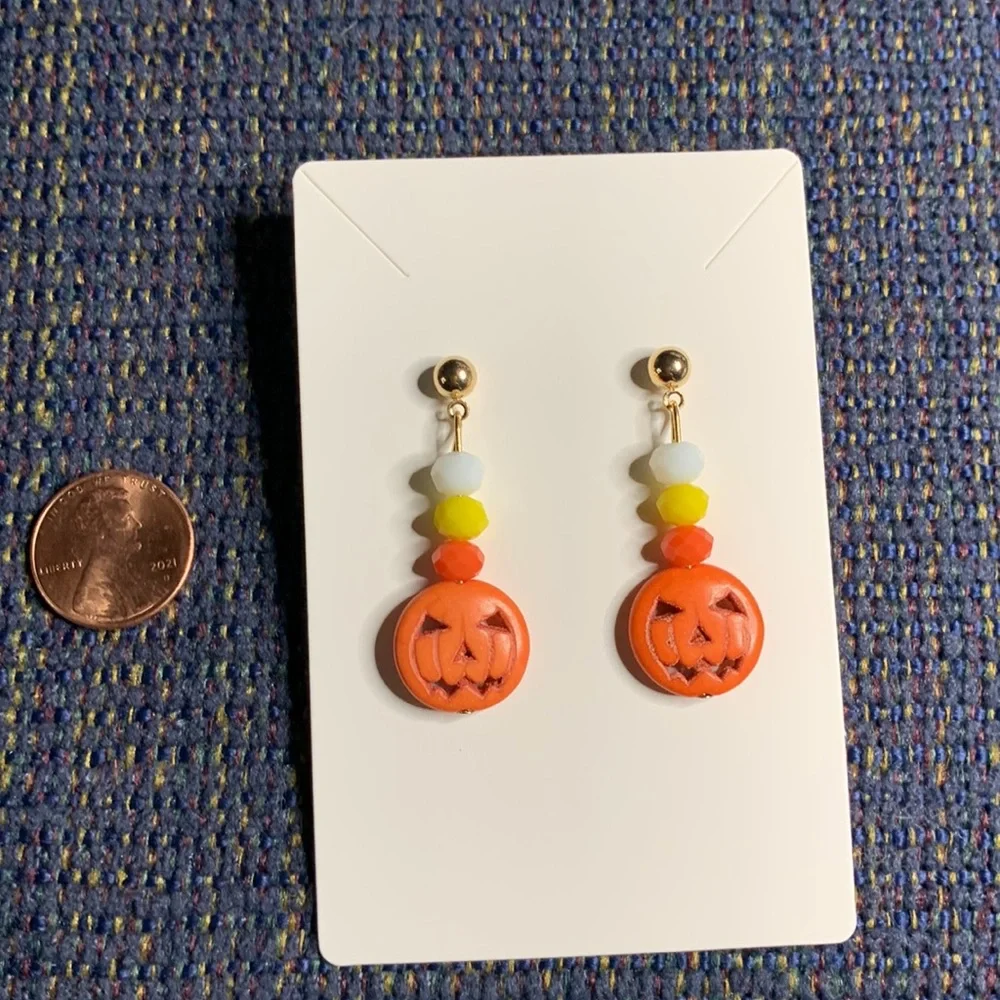 Handcrafted Halloween Themed Earrings with drop pumpkins pendant - Picture 4 of 9